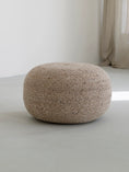 Afbeelding laden in Galerijviewer, Ease Camel Poef Large
