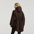 Afbeelding laden in Galerijviewer, Courtney Trench

