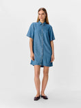 Afbeelding laden in Galerijviewer, OBJFRAME 2/4 RE DENIM DRESS NOOS
