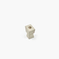 Afbeelding laden in Galerijviewer, Candle holder 04 beige Molly
