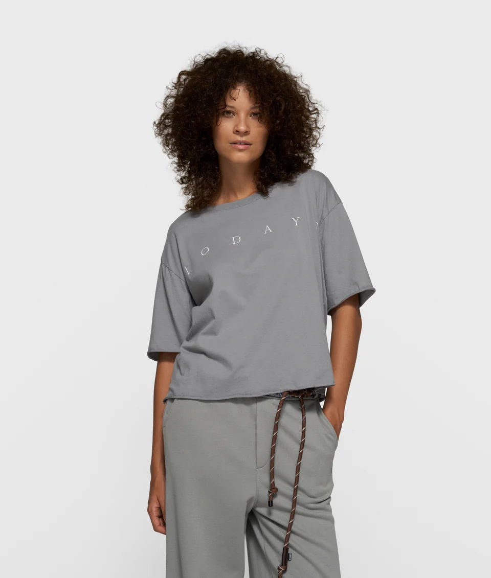 short sleeve tee logo