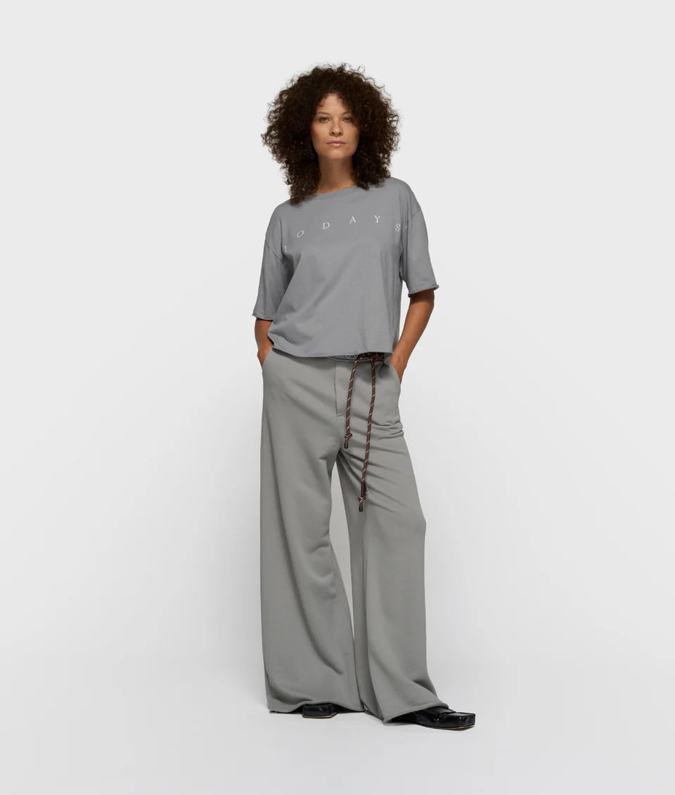 short sleeve tee logo