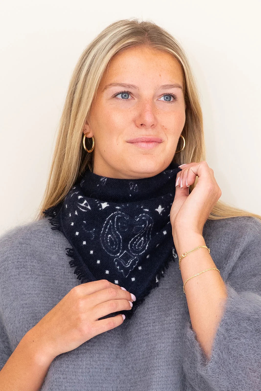 Navy bandana scarf 100% cashmere