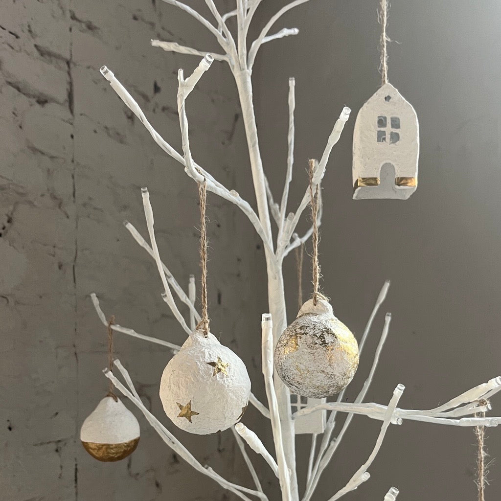 Kerstbal-huisje DIP | Cotton Maché