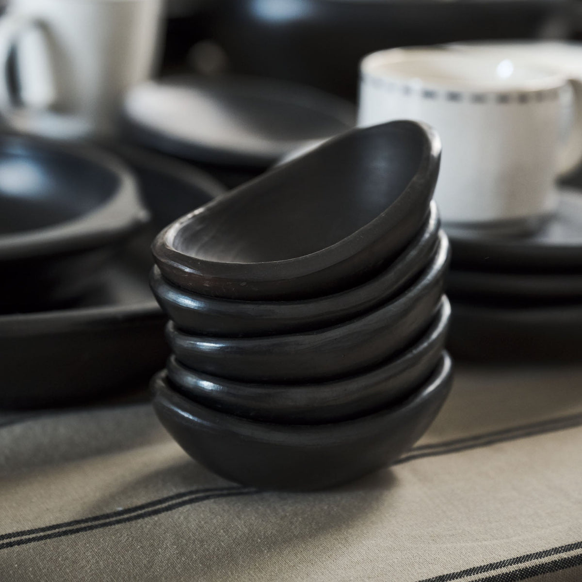 Black Pottery Platte Schaal | 3 maten