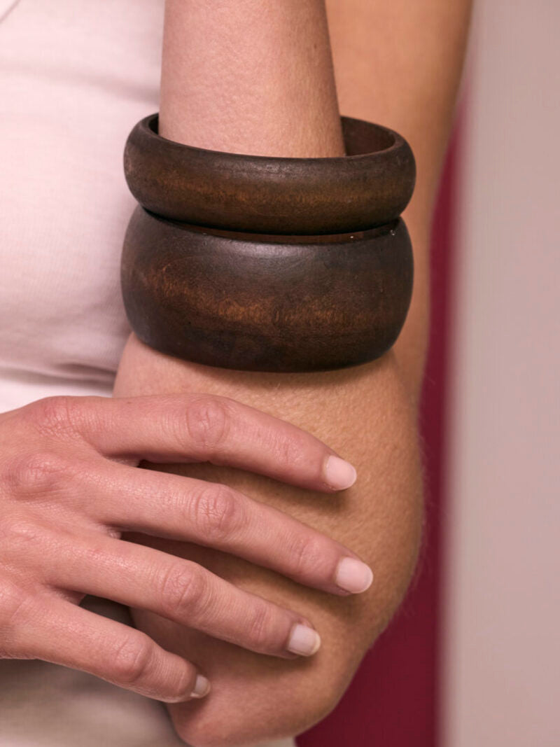 Mat bruine houten bangle small