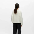 Afbeelding laden in Galerijviewer, OBJANDREA RE L/S O-NECK EMB TOP NOOS
