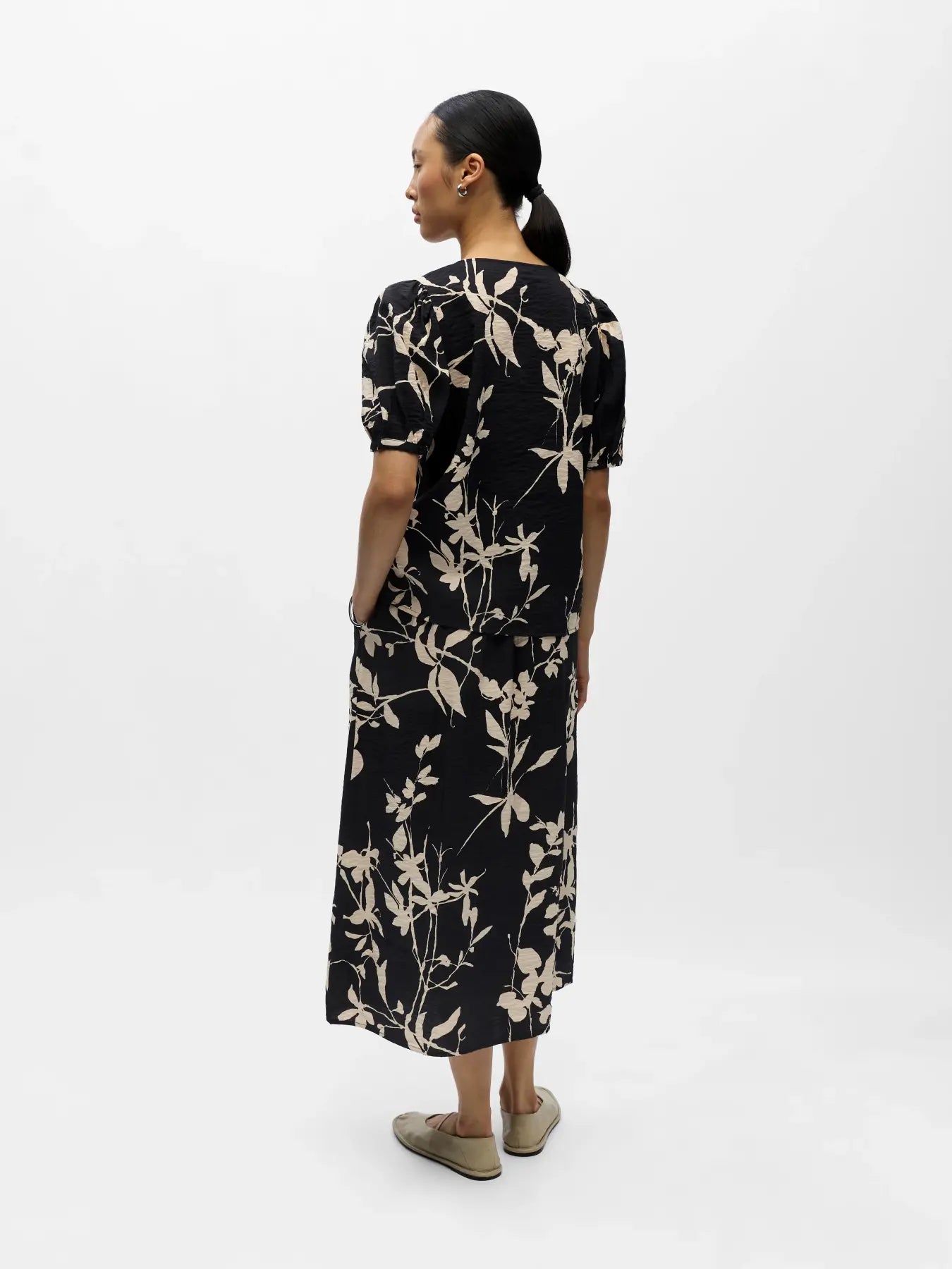 OBJJACIRA S/S V-NECK TOP NOOS