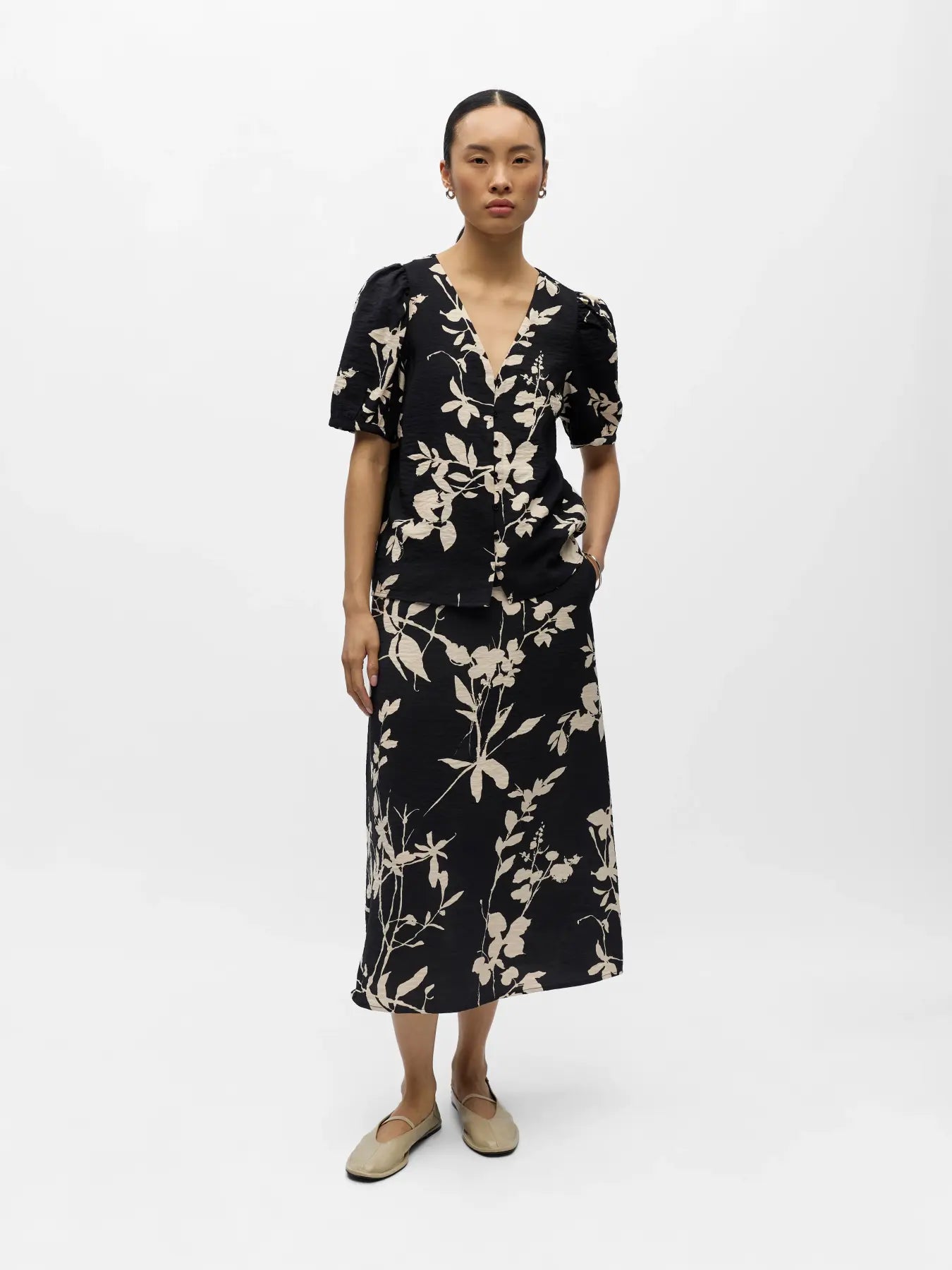 OBJJACIRA S/S V-NECK TOP NOOS