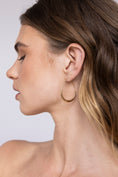 Load image into Gallery viewer, Ovale open oorringen
