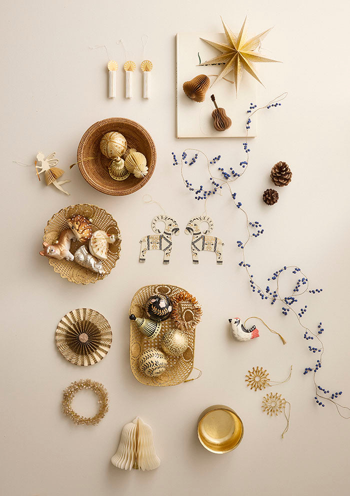 Paper Ornament Buck 13cm Straw detail