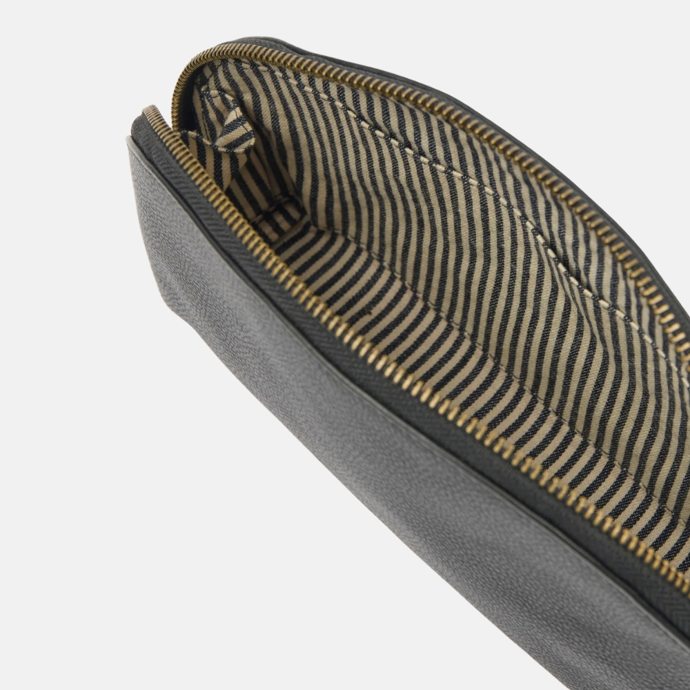 Make up Case Medium Black Soft Grain