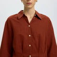 Afbeelding laden in Galerijviewer, SLFCLEO REGULAR 3/4 CROPPED SHIRT B
