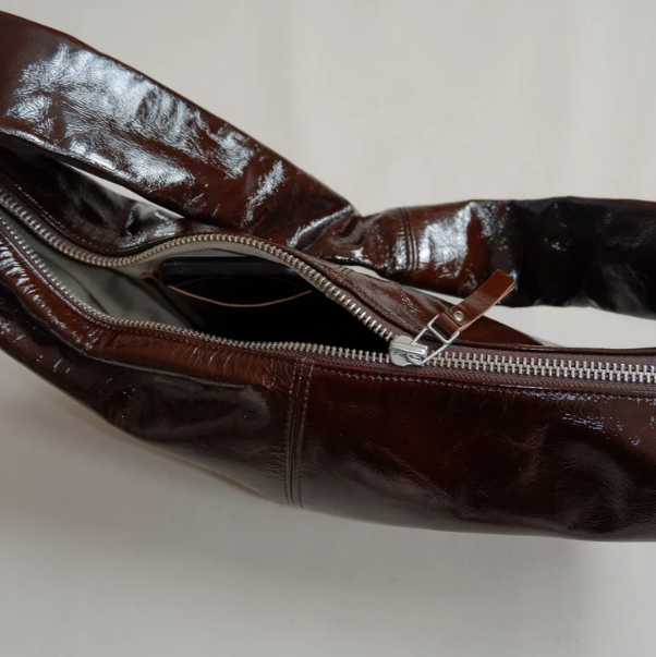 Banana Bag XL PATENT | Nona Handbags