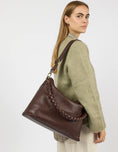 Afbeelding laden in Galerijviewer, Sienna Chocolate Soft Grain Leather
