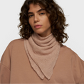 Afbeelding laden in Galerijviewer, bandana knit scarf
