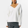 Load image into Gallery viewer, OBJREYNARD V-NECK PULLOVER NOOS
