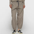 Afbeelding laden in Galerijviewer, crinkle jogger
