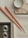 Afbeelding laden in Galerijviewer, LED Taper Kaars 30cm | 2st. | Rosy Caramel
