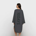 Afbeelding laden in Galerijviewer, jersey logo dress
