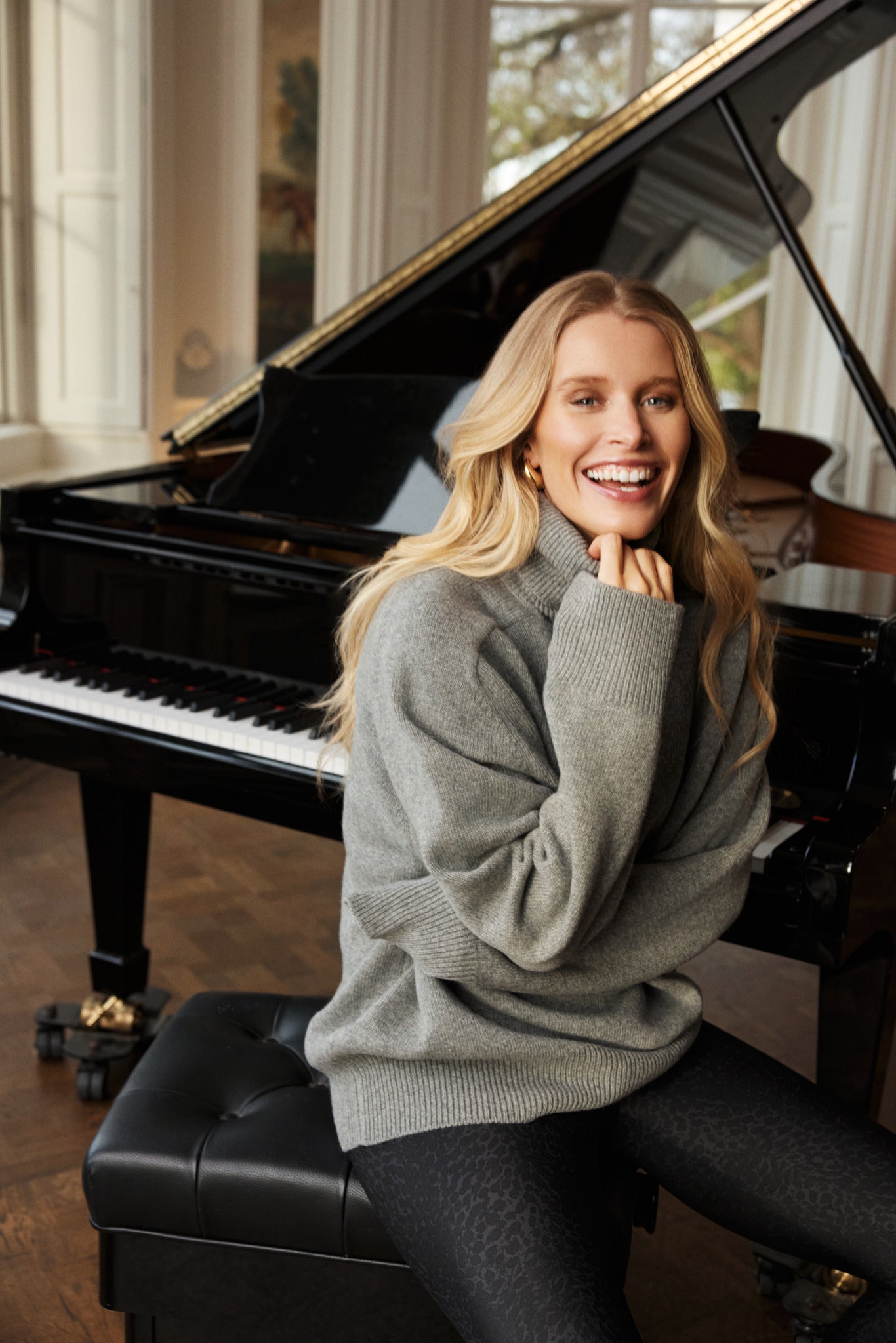 Juliette Turtleneck Pullover