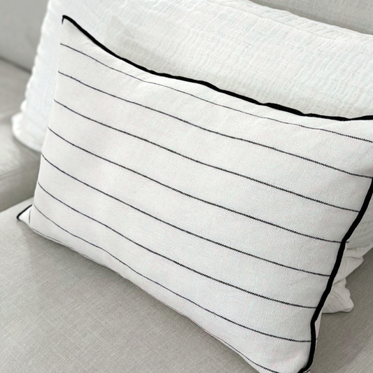 Calvi kussen gestreept off-white