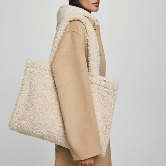 MSCHJennifer Shopper