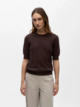 Load image into Gallery viewer, OBJFLAUNY S/S RE KNIT TOP 143
