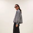 Afbeelding laden in Galerijviewer, sarah short thin stripe blouse
