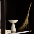 Afbeelding laden in Galerijviewer, Schaal op voet CLAY | L

