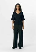 Afbeelding laden in Galerijviewer, OBJTHESS 2/4 LO V-NECK KNIT TOP NOOS
