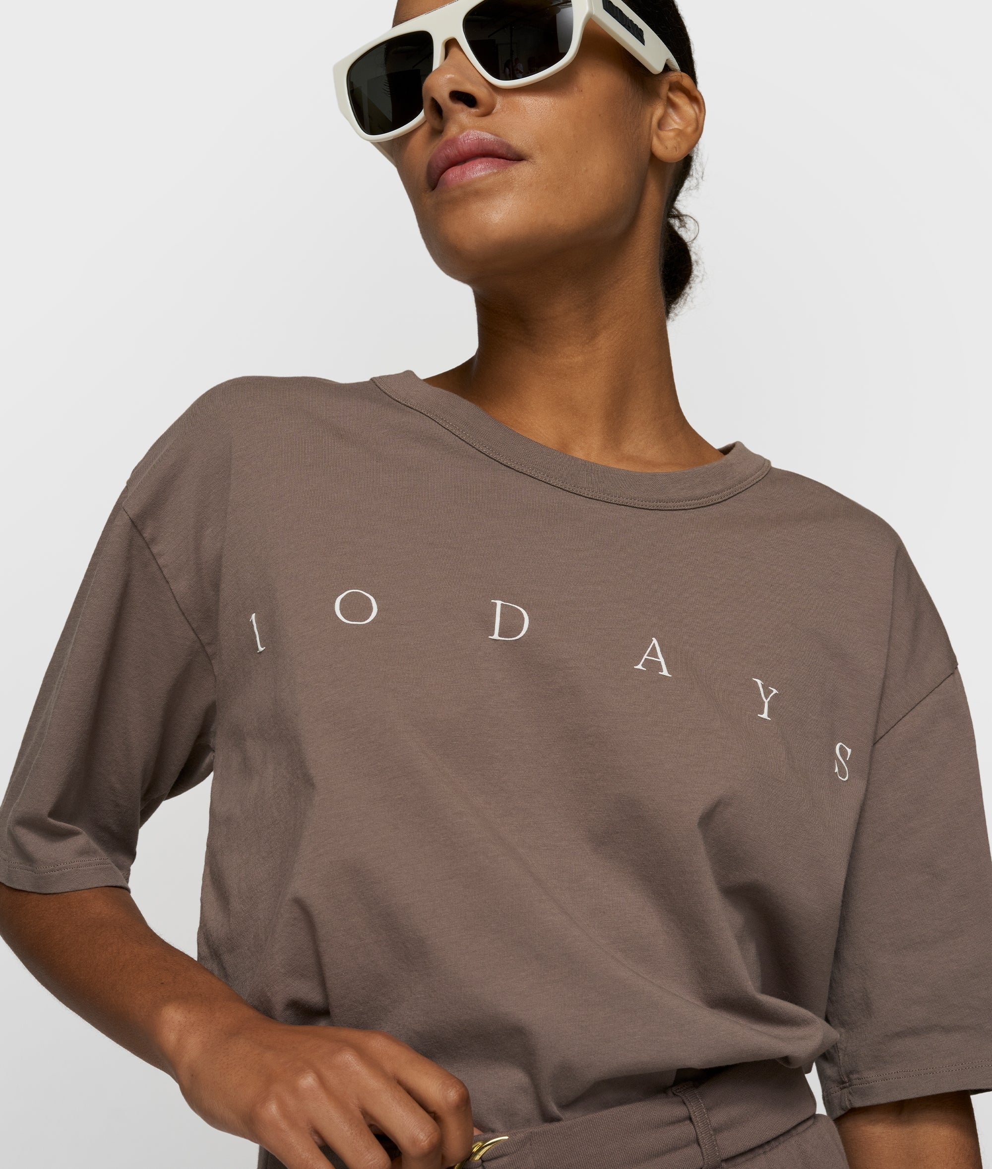 short sleeve tee logo