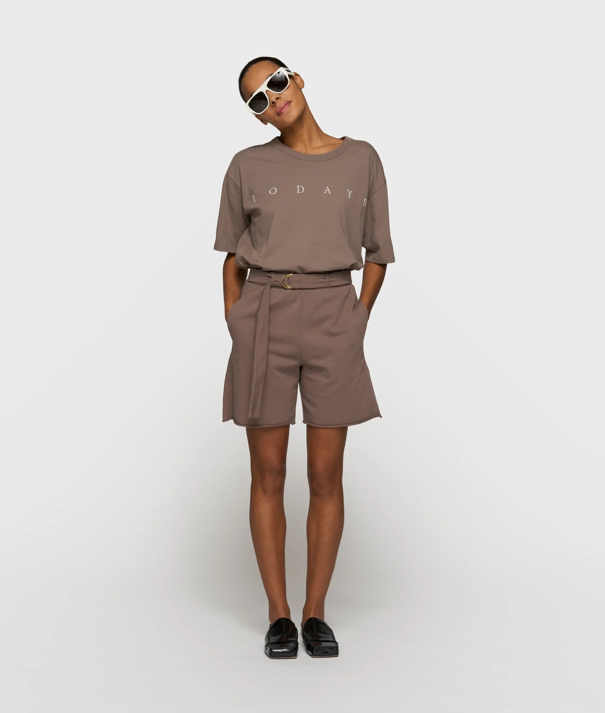 short sleeve tee logo