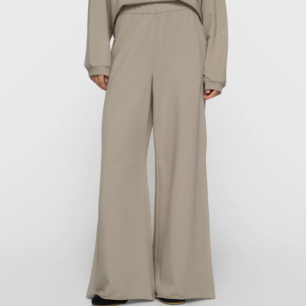 silent chique wide jogger
