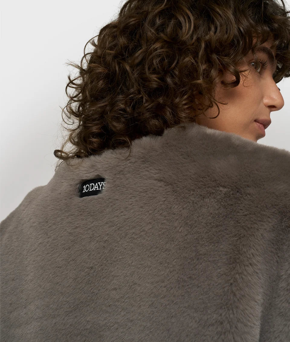 sleeveless fluffy vest