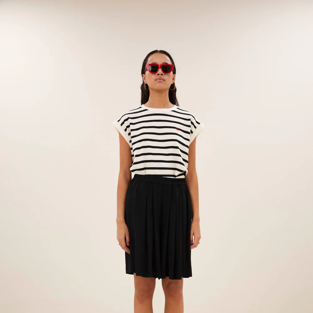 tobi stripe logo top