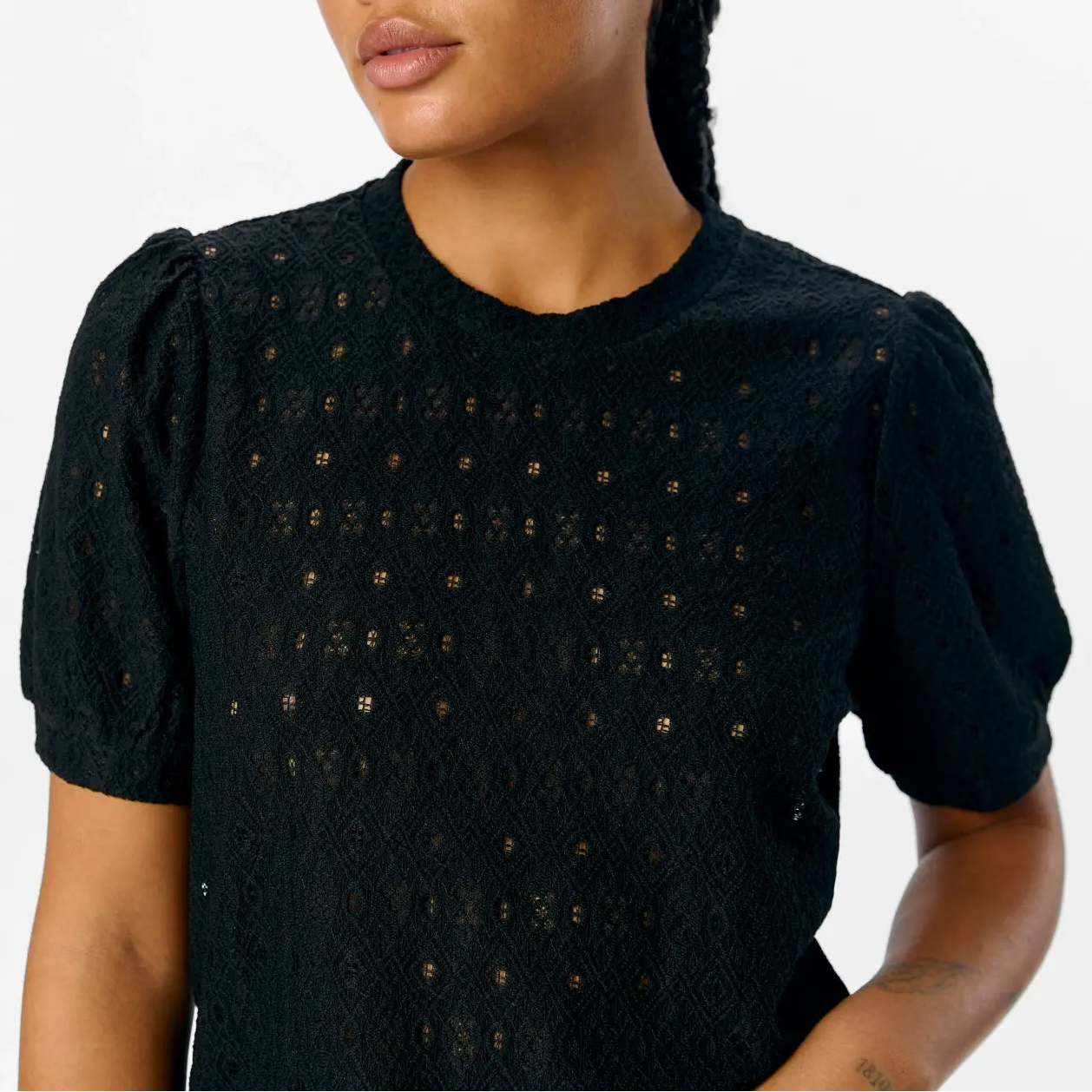 OBJLAILA S/S RE TOP NOOS
